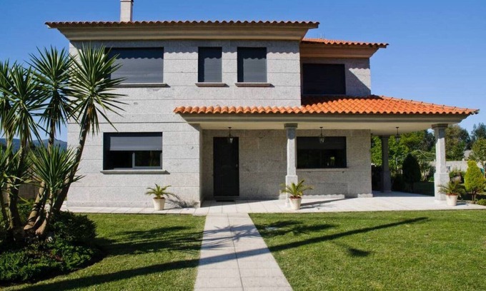 Goian Casa | Precioso chalet de lujo hasta 23 pax, con piscina, jardín y barbacoa.