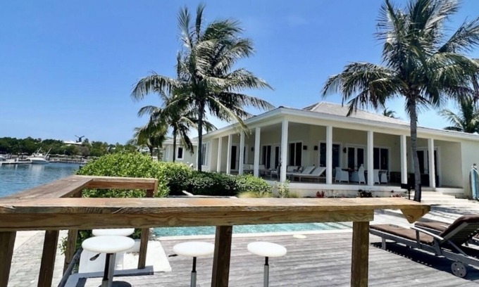 Alice Town Casa | Finca de lujo con vista al mar