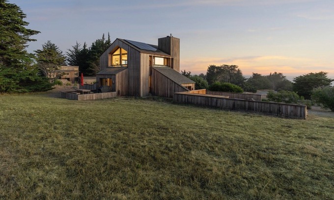 Sea Ranch Casa | Beautiful meadow home, 100 yards from Bluff Trail, Newly Renovated