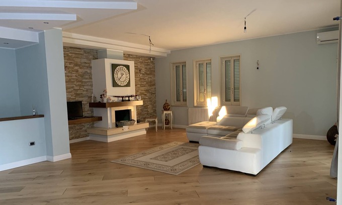 Pulsano Villa | Hermosa villa de estilo mediterráneo