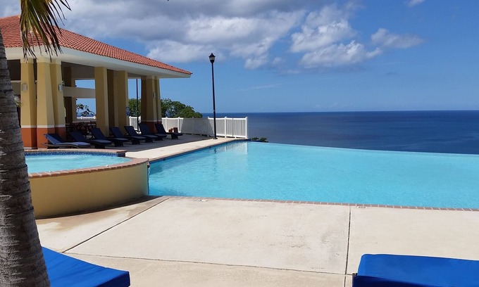 Borinquen Apartamento | Hermoso estilo mediterráneo con vista al mar Villa, espectaculares puestas de sol!
