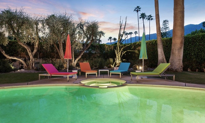 Deepwell Estates Casa | Beautiful Mid-Century Modern Home in Deepwell