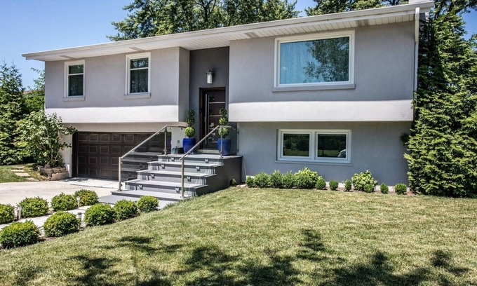 Elk Grove Village Casa | Beautiful Modern 4 bedroom/3bath Retreat