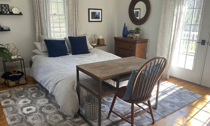 Richmond Casa | Beautiful Modern Farmhouse-Heart of the Berkshires