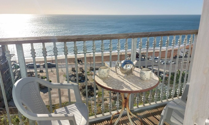 Ventnor Apartamento | Precioso ático moderno de 3 dormitorios, a tiro de piedra de la playa.