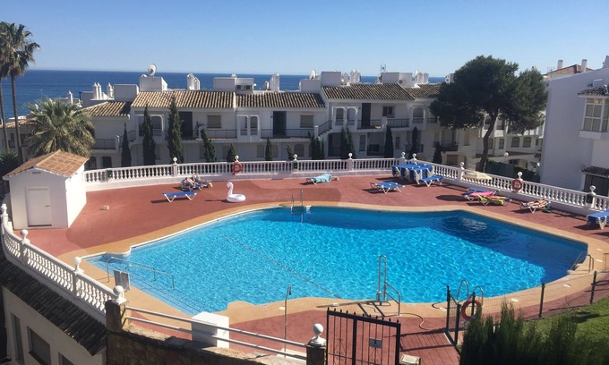 Calahonda Apartamento | Beautiful modern apartment close to beach