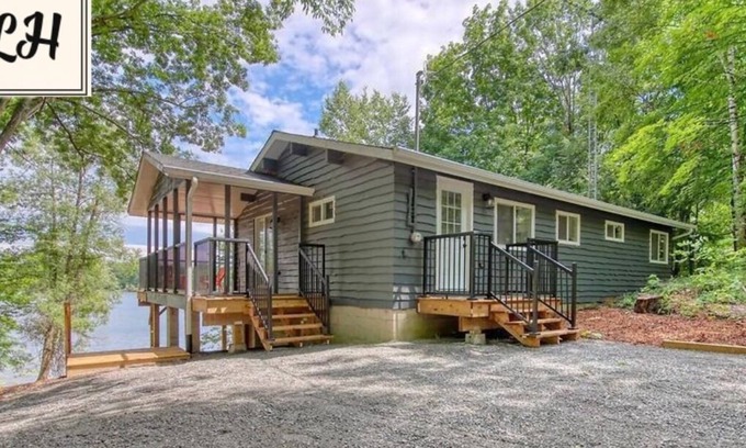 Frontenac Cabaña | Beautiful modern cottage on Cranberry Lake