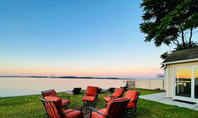 West Haven Casa | Beautiful Modern house By the Bay w out door Spa