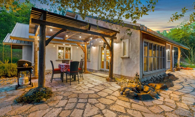 Sonora Casa | Beautiful, Modern Straw Bale House