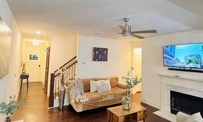 Auburn Casa | Beautiful Modern Townhouse in Auburn GA