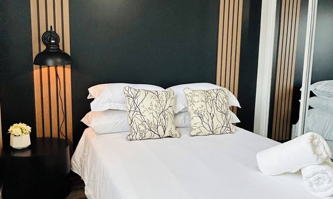 Brandon Apartamento | Beautiful Modern Two Bedroom Apartment