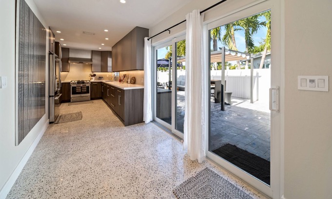 Coral Heights Casa | Beautiful Modern Pool Home near Beach and Dining