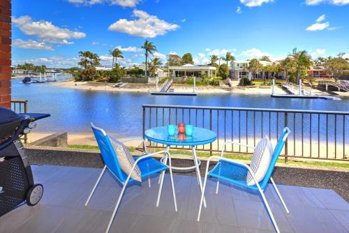 Mooloolaba Apartamento | Beautiful Modern Waterfront Apartment on the Canal