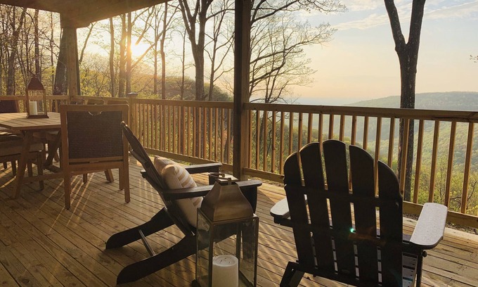 Monteagle Casa | 5BR-MARCA Nuevo Monteagle Bluff Brick VRBO w Ver! Sleeps12 +, lugar de RV y 5 acres