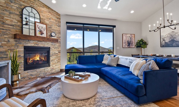 Park City Casa | Beautiful Mountain Townhome getaway sleeps 11