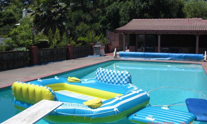 Pleasant Hill Casa | Perfecta casa familiar con piscina, cancha de bochas y vistas al monte. Diablo