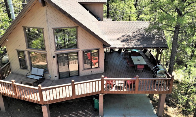 Munds Park Cabina | ¡Disfruta de Naughty Pines Lodge! ¡2 Maestros, Loft y Cubierta Grande!