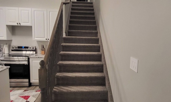 Corbyville Casa | Beautiful New 3-bedroom house in Belleville with WiFi and AC