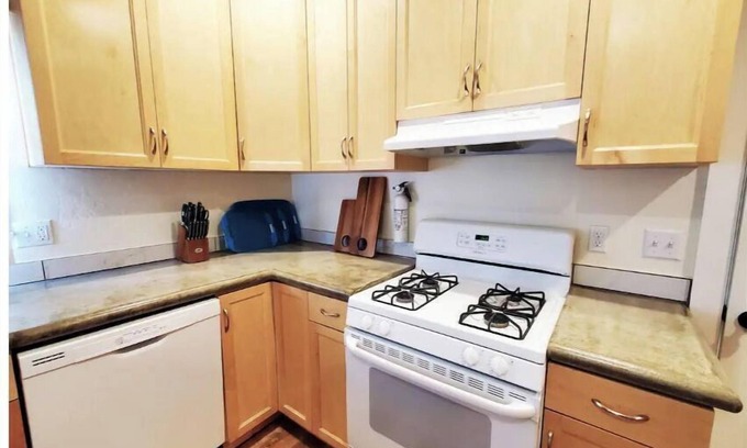 Downtown Casa | Beautiful New 3 Bedroom Home with Garage.