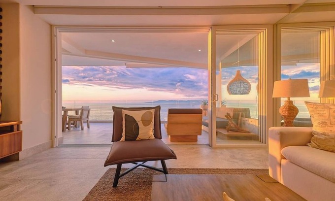 Conchas Chinas Apartamento | Beautiful New 3BR Condo at Indah