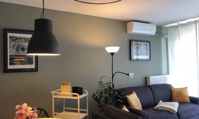 Aigues-Mortes Apartamento | Apartamento nuevo, buenas comodidades a lo largo del Canal du Rhone en Sè
