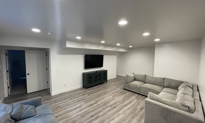 Idaho Falls Casa | Beautiful new build with everything your family needs! (Pet Friendly)