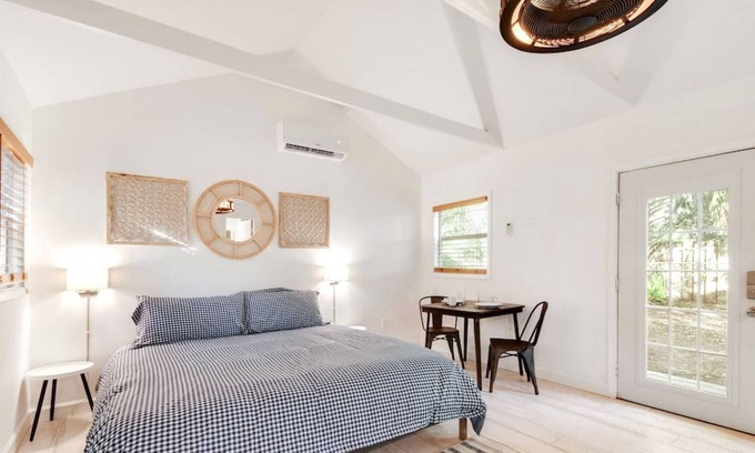 Poiciana Park II Casa | Beautiful New Cottage in West Palm Beach