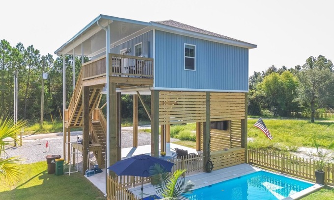 Henderson Point Casa | Beautiful New Home Near Beach with Pool Sleeps 6
