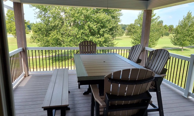 Apple Valley Casa | Beautiful new home on golf course