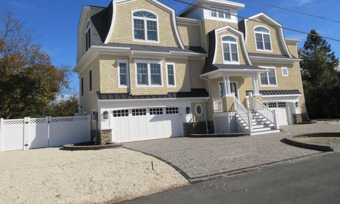 Loveladies Casa | Beautiful new home with pool in Loveladies