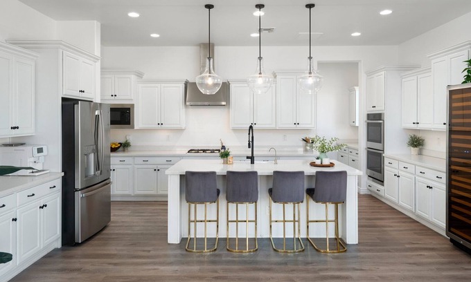 Rovey Farm Estates Casa | Beautiful new home. Walk to the stadium!!!