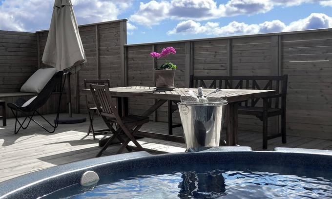 Hveragerdi Casa | Beautiful new house w/hot tub - 30 min from Reykjavík