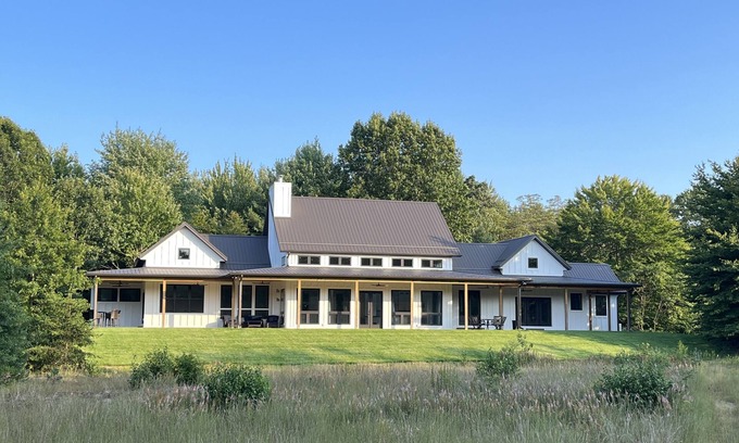 South Haven Casa | Beautiful new house nestled in a private and fenced 30 acres nature sanctuary.