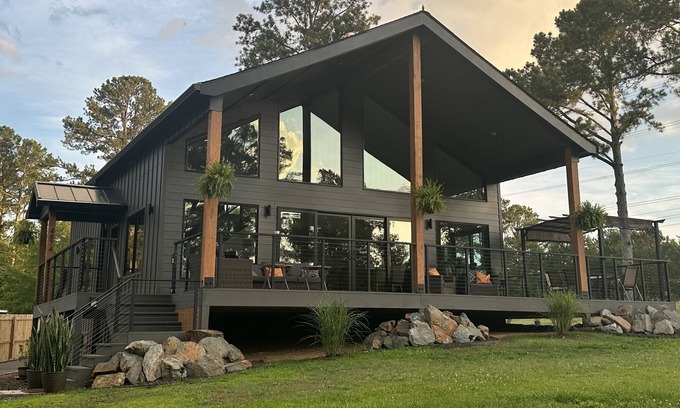 Acworth Casa | Beautiful new Lake house with direct views of Lake Allatoona