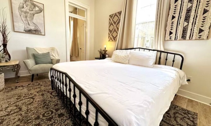 Tulane - Gravier Casa | Beautiful New Orleans Shotgun Home 7 mins to FQ