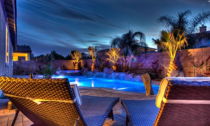Indio Casa | Hermosa estrenar de lujo, 4 Dormitorio Principal Con 40 Foot Piscina de agua salada