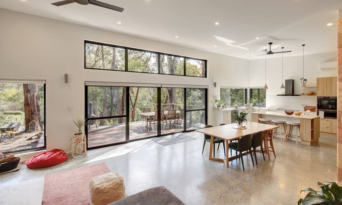 Bridgewater Casa | Beautiful new Sustainably Designed Home in the Adelaide Hills