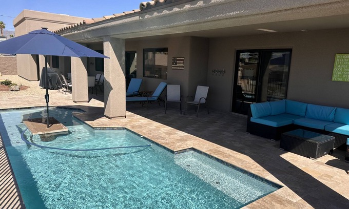 Lake Havasu City Casa | Beautiful Newer Home with Pool Near Windsor Beach, Lots of Garage space