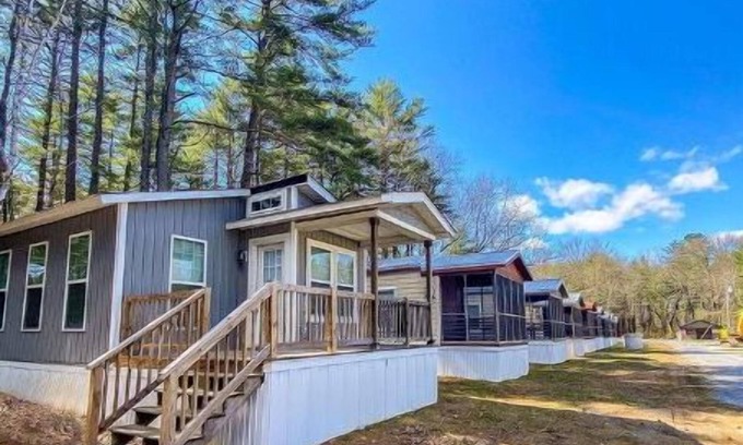 Queensbury Cabaña | Beautiful Newly Built Cottage (14)