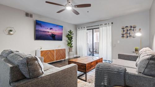 Camelback East Casa | Beautiful newly remodeled 2-Bdrm Biltmore Condo