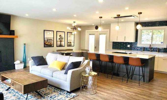 Regional District of Nanaimo Apartamento | Beautiful Newly Renovated 2-Bedroom House
