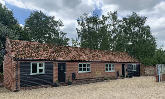East Dereham Cabaña | Beautiful Norfolk Flint Cottage in Rural Location