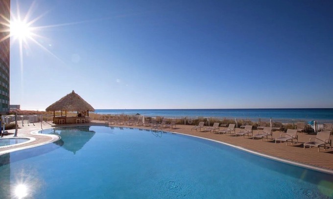 Open Sands Condominio | Beautiful ocean front 2-bedroom condo in Panama City Beach with parking!