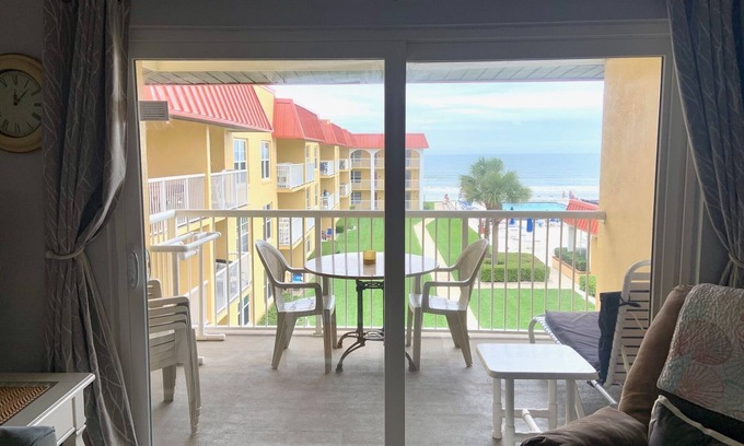 Point East Condominio | BEAUTIFUL OCEAN VIEW, 2 BEDROOM CONDO. UNBELIEVABLE DISCOUNT. ENJOY OFF SEASON.
