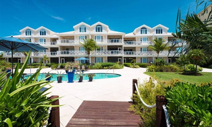 Grace Bay Condominio | Hermoso condominio de 2 habitaciones con vista al mar en Grace Bay Beach