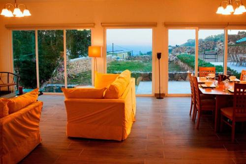 El Sauzal Casa | Beautiful Ocean views at Quinta la Mexicana! 8 ppl