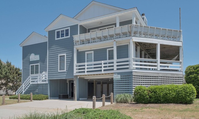 Spindrift Casa | Beautiful Oceanfront in the Heart of Duck with Spectacular Views