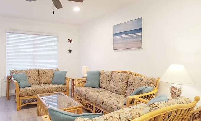 Ocean Sands Condominio | Hermosa Oceanside propiedad W / piscina en Gran Playa Ubicación!