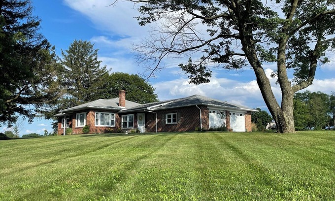 Ono Casa | Beautiful open and spacious ranch home in country setting