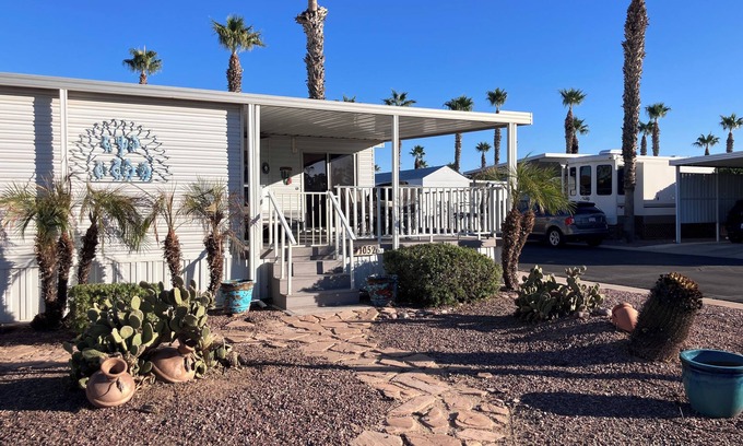 Casa Grande Casa | Beautiful Palm Creek Resort Park Model